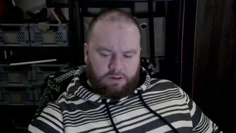 Snapshot of irishdaddy24 chatting on December 7, 2024, 9:44 pm twitter theirishman205 online show from December 7, 2024, 9:44 pm