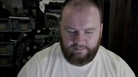 Snapshot of irishdaddy24 chatting on December 17, 2024, 11:05 pm twitter theirishman205 online show from December 17, 2024, 11:05 pm