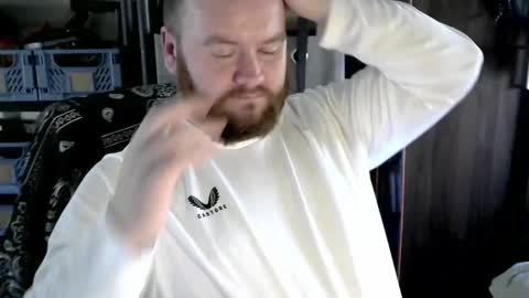 Snapshot of irishdaddy24 chatting on February 14, 2025, 3:58 pm twitter theirishman205 online show from February 14, 2025, 3:58 pm