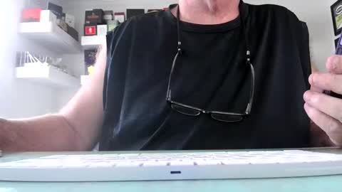 Irishdudelove online show from November 26, 2025, 4:52 pm