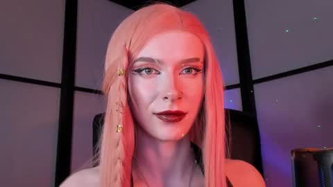 Snapshot of irisice chatting on December 5, 2024, 1:06 pm Miss Iris Fansly Miss Iris new inst. online show from December 5, 2024, 1:06 pm