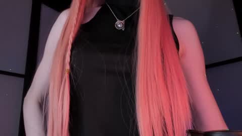 Snapshot of irisice chatting on December 6, 2024, 2:17 pm Miss Iris Fansly Miss Iris new inst. online show from December 6, 2024, 2:17 pm