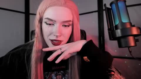 Snapshot of irisice chatting on February 20, 2025, 2:02 pm Miss Iris Fansly Miss Iris new inst. online show from February 20, 2025, 2:02 pm