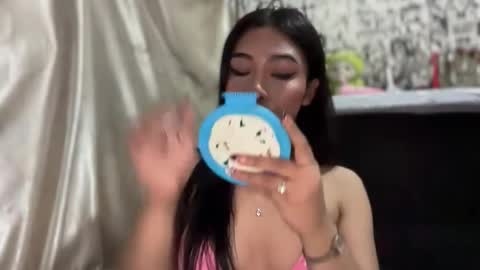 iriss_fox online show from December 5, 2025, 10:57 am