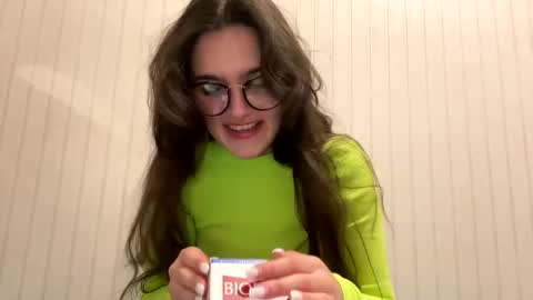 irisss31 online show from March 3, 2025, 7:06 pm