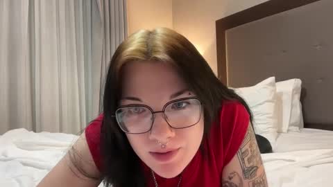 Snapshot of irissweets chatting on October 10, 2025, 5:28 am irissweets online show from October 10, 2025, 5:28 am