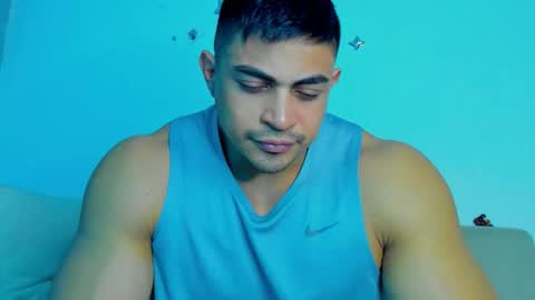 Snapshot of iron_coleman chatting on November 3, 2025, 11:15 pm Iron online show from November 3, 2025, 11:15 pm