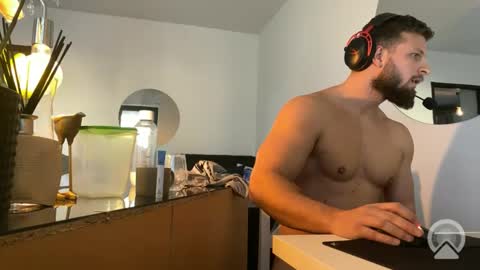 Snapshot of ironpumper69 chatting on November 14, 2025, 1:10 pm Ironpumper69 online show from November 14, 2025, 1:10 pm