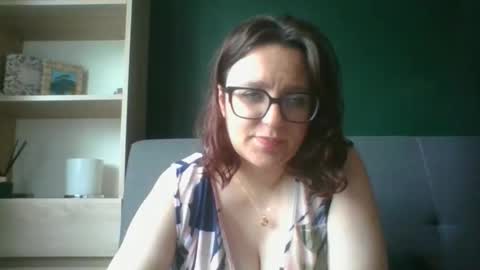 Paris online show from June 1, 2026, 5:20 am