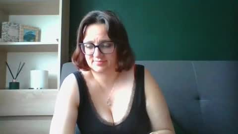 Snapshot of irresistibleparis chatting on July 10, 2026, 6:50 am Paris online show from July 10, 2026, 6:50 am
