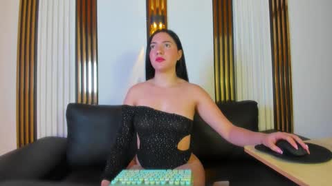 Isa and Natasha online show from March 20, 2026, 1:49 pm