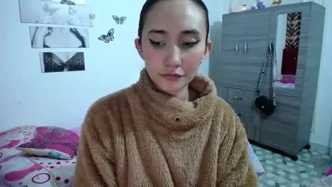 Snapshot of isa_bella___ chatting on February 14, 2025, 3:00 am Isa online show from February 14, 2025, 3:00 am