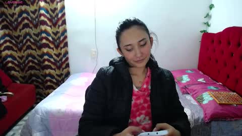 Snapshot of isa_bella___ chatting on March 7, 2025, 6:02 am Isa online show from March 7, 2025, 6:02 am
