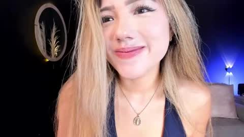 Isa Cortes  online show from April 17, 2026, 1:36 pm