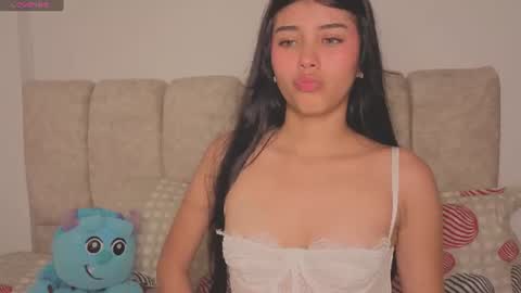 Isa Dolly online show from June 10, 2026, 9:35 pm