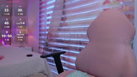    online show from October 26, 2025, 3:29 pm