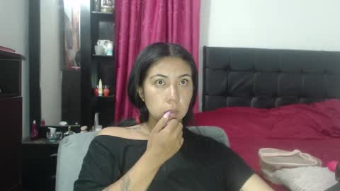 Snapshot of isa_mey chatting on January 22, 2025, 3:20 am Isa online show from January 22, 2025, 3:20 am