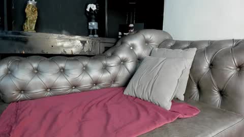 Isaac  online show from January 7, 2026, 4:26 am