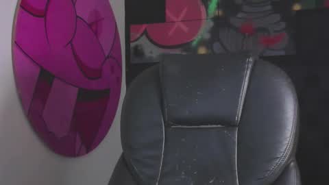 isaac_cryston online show from October 8, 2025, 8:17 pm