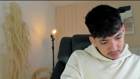 isaac_cryston online show from November 14, 2025, 8:29 pm