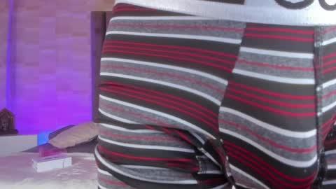 Snapshot of isaac_grey_ chatting on April 2, 2026, 7:00 pm isaac_grey_ online show from April 2, 2026, 7:00 pm