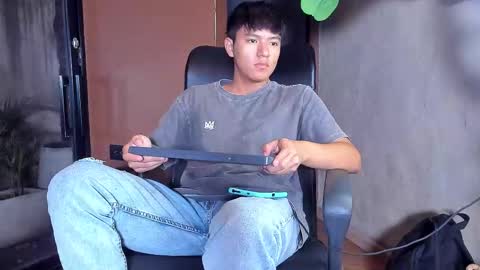 Snapshot of isaac_grimm chatting on January 16, 2026, 3:10 am isaac_grimm online show from January 16, 2026, 3:10 am