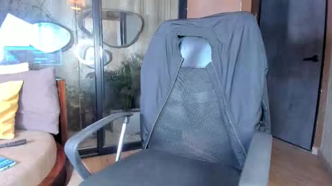 Snapshot of isaac_grimm chatting on January 18, 2026, 3:21 am isaac_grimm online show from January 18, 2026, 3:21 am