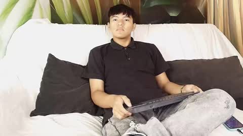 Snapshot of isaac_grimm chatting on January 19, 2026, 3:32 am isaac_grimm online show from January 19, 2026, 3:32 am