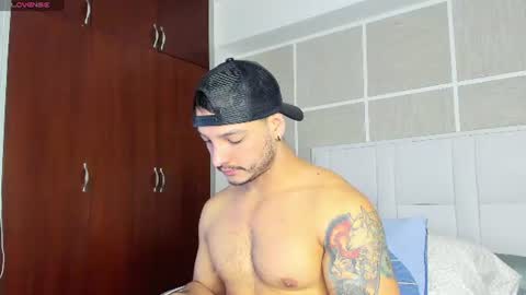 Snapshot of isaacs11 chatting on July 9, 2026, 1:04 pm Isaac Surez online show from July 9, 2026, 1:04 pm
