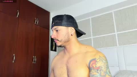 Snapshot of isaacs11 chatting on July 11, 2026, 12:41 pm Isaac Surez online show from July 11, 2026, 12:41 pm