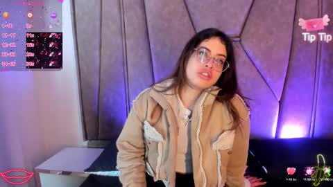 isabela Collins online show from October 2, 2025, 12:34 pm