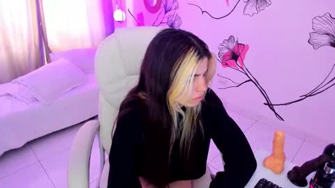 Snapshot of isabela_fiorelli chatting on November 13, 2025, 2:16 pm isabela_fiorelli online show from November 13, 2025, 2:16 pm