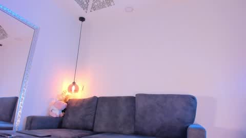 Snapshot of isabela_franco_ chatting on February 3, 2025, 12:03 pm Isabela online show from February 3, 2025, 12:03 pm