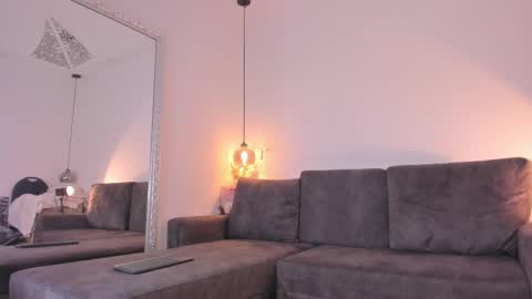 Isabela online show from November 29, 2025, 12:08 pm