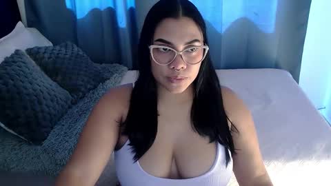 Snapshot of isabelateran chatting on February 19, 2026, 7:10 pm isabelateran online show from February 19, 2026, 7:10 pm
