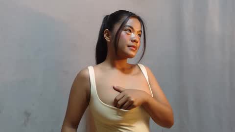 Isabell online show from May 27, 2026, 8:50 pm