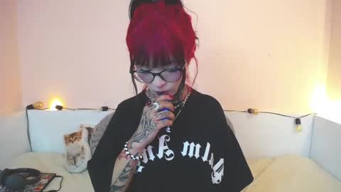 Snapshot of isabella__dark chatting on December 2, 2024, 10:23 pm online show from December 2, 2024, 10:23 pm