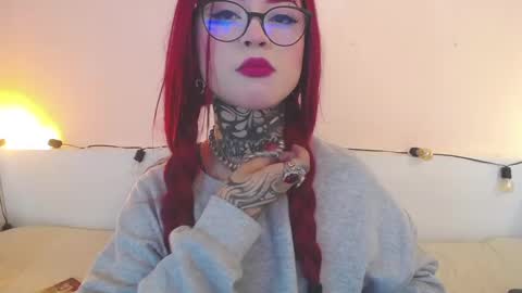 Snapshot of isabella__dark chatting on December 5, 2024, 7:38 pm online show from December 5, 2024, 7:38 pm