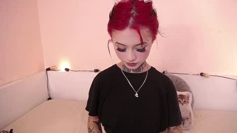 Snapshot of isabella__dark chatting on December 17, 2024, 10:00 pm online show from December 17, 2024, 10:00 pm