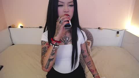 Snapshot of isabella__dark chatting on December 20, 2024, 9:28 pm online show from December 20, 2024, 9:28 pm