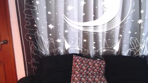 Snapshot of isabella__dark chatting on January 15, 2025, 6:19 pm online show from January 15, 2025, 6:19 pm