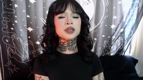 Snapshot of isabella__dark chatting on January 20, 2025, 9:43 pm online show from January 20, 2025, 9:43 pm