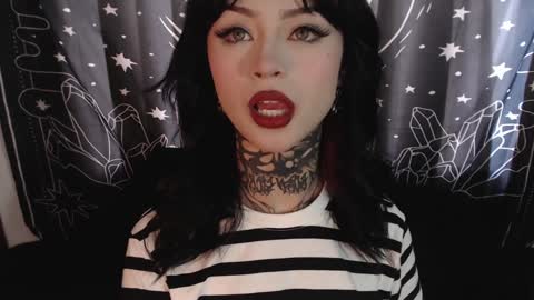 Snapshot of isabella__dark chatting on January 28, 2025, 9:08 pm online show from January 28, 2025, 9:08 pm