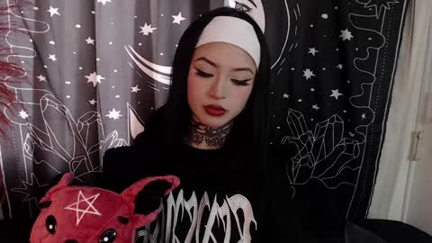 Snapshot of isabella__dark chatting on February 4, 2025, 8:49 pm online show from February 4, 2025, 8:49 pm