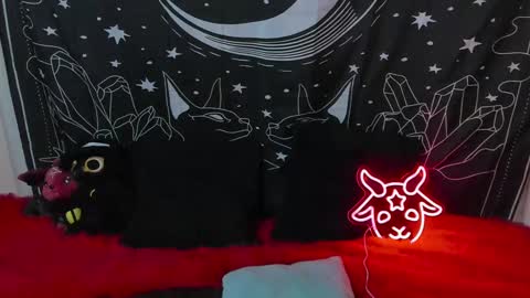 Snapshot of isabella__dark chatting on February 12, 2025, 12:37 am online show from February 12, 2025, 12:37 am