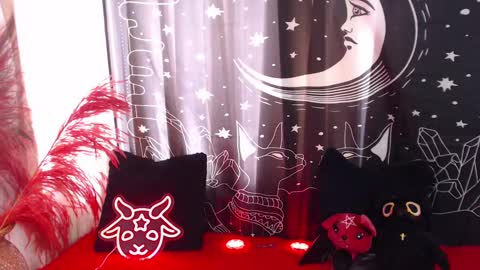 Snapshot of isabella__dark chatting on February 21, 2025, 7:32 pm online show from February 21, 2025, 7:32 pm