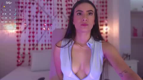 Snapshot of isabella__shine chatting on February 22, 2025, 1:57 pm Isa online show from February 22, 2025, 1:57 pm