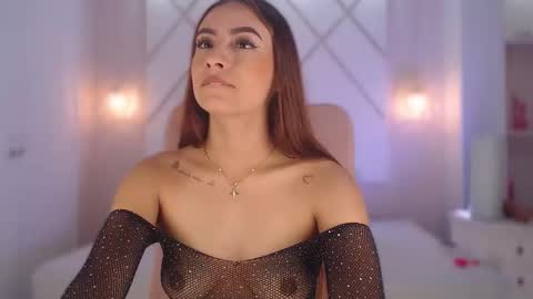 Snapshot of isabella__shine chatting on September 9, 2025, 3:00 pm Isa online show from September 9, 2025, 3:00 pm