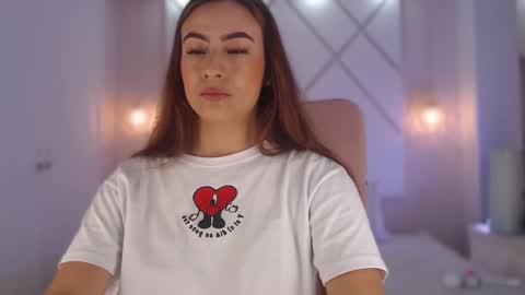 Snapshot of isabella__shine chatting on September 18, 2025, 4:09 pm Isa online show from September 18, 2025, 4:09 pm