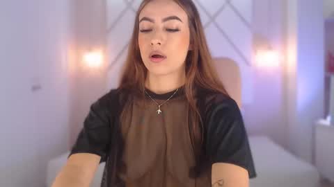 Snapshot of isabella__shine chatting on October 14, 2025, 3:46 pm Isa online show from October 14, 2025, 3:46 pm